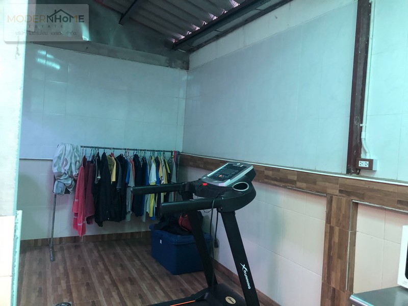 ขายทาวน์เฮ้าส์ 2ชั้น หมู่บ้านพูนสินธานี 3 ลาดกระบัง เนื้อที่ 21 ...